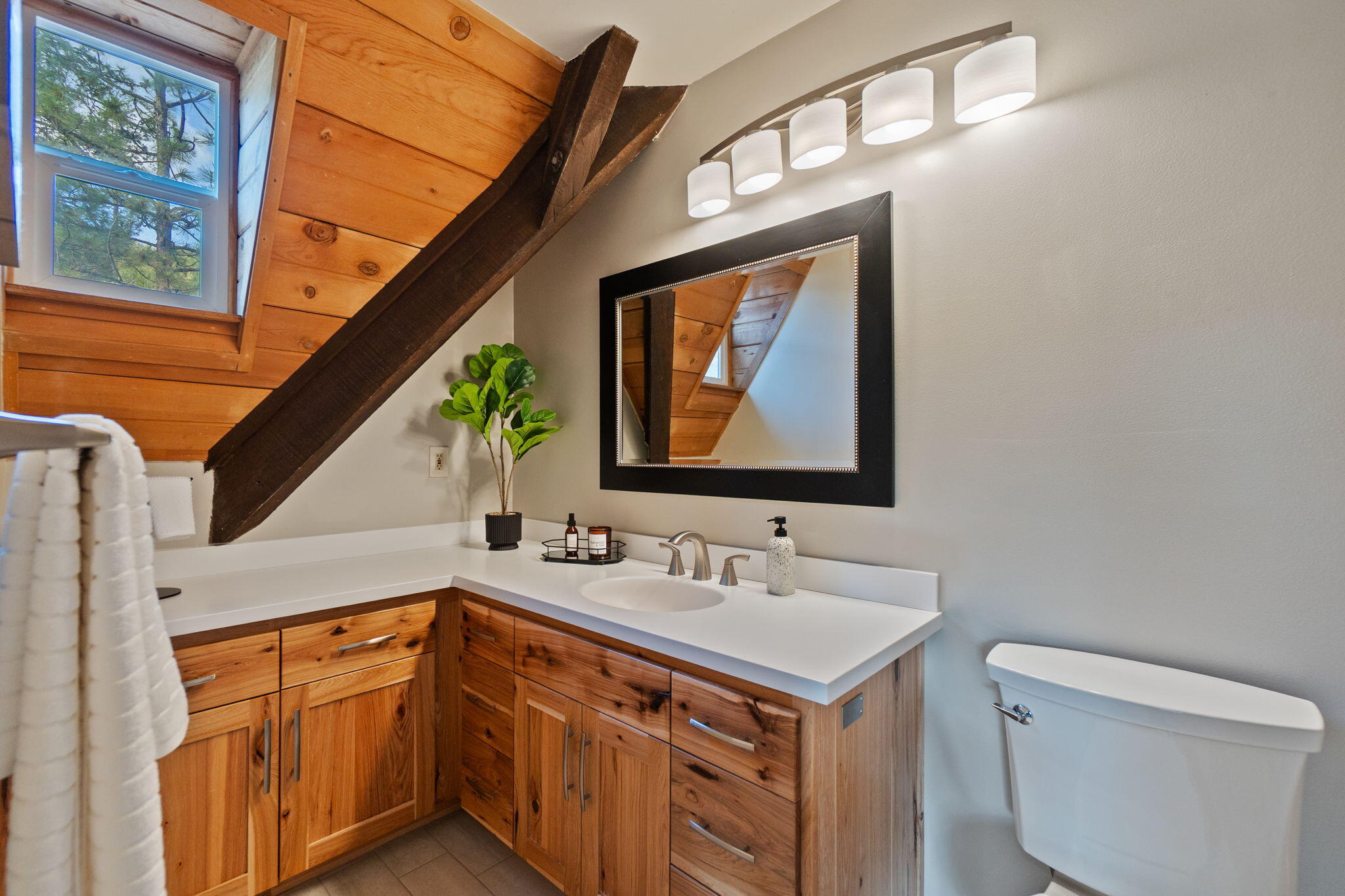 15754 Rock Creek Road Redding, CA 96001 - Photo 12 of 64 31-web-or-mls-BiggerFlow Real Estate Med