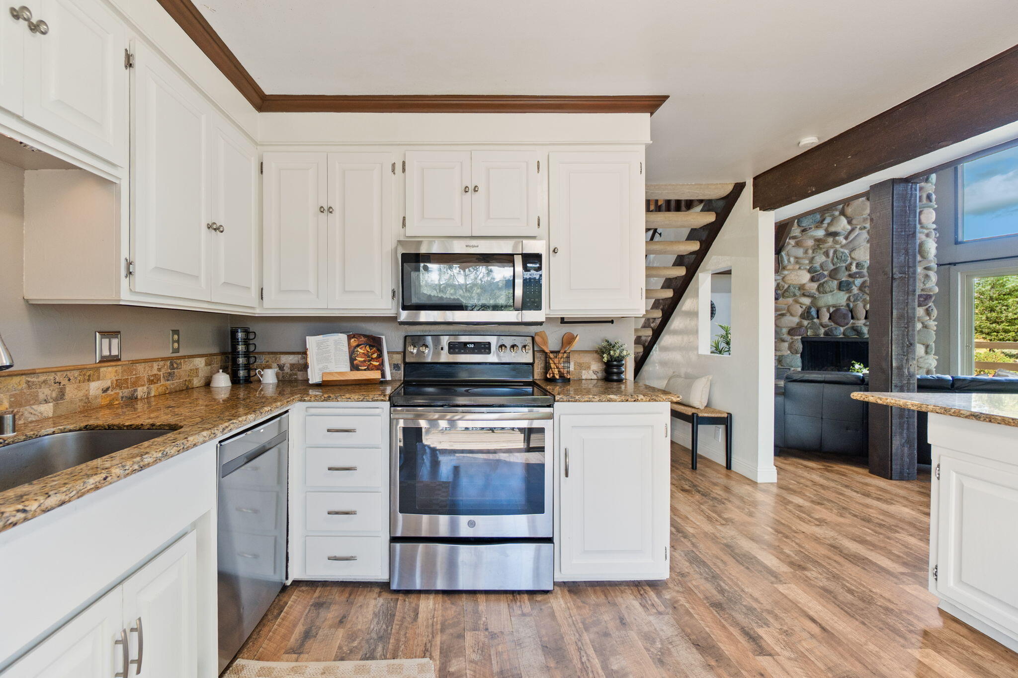 15754 Rock Creek Road Redding, CA 96001 - Photo 21 of 64 15-web-or-mls-BiggerFlow Real Estate Med