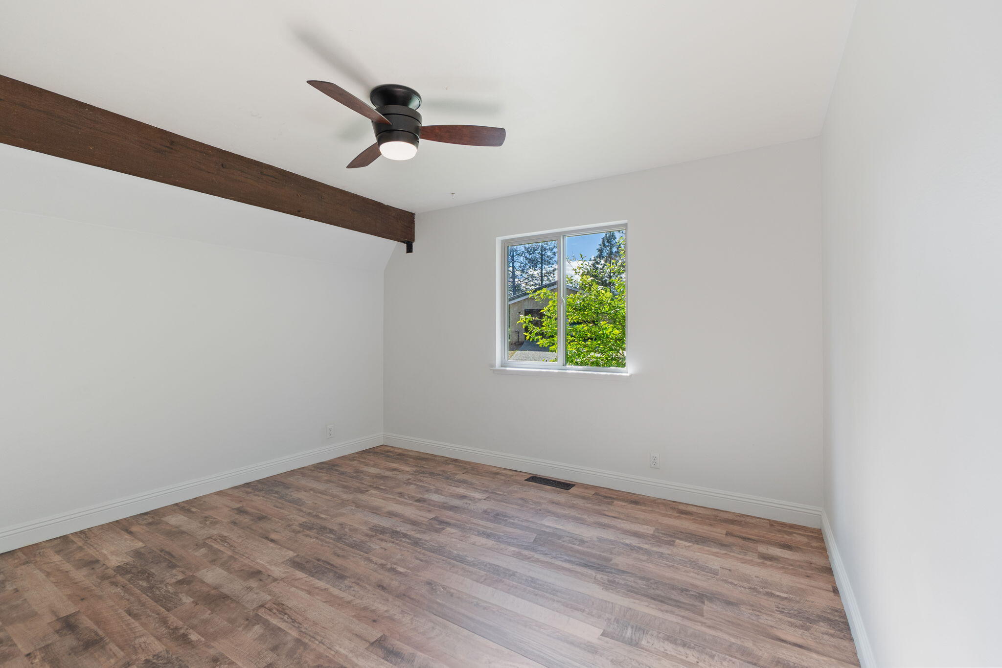 15754 Rock Creek Road Redding, CA 96001 - Photo 28 of 64 33-web-or-mls-BiggerFlow Real Estate Med