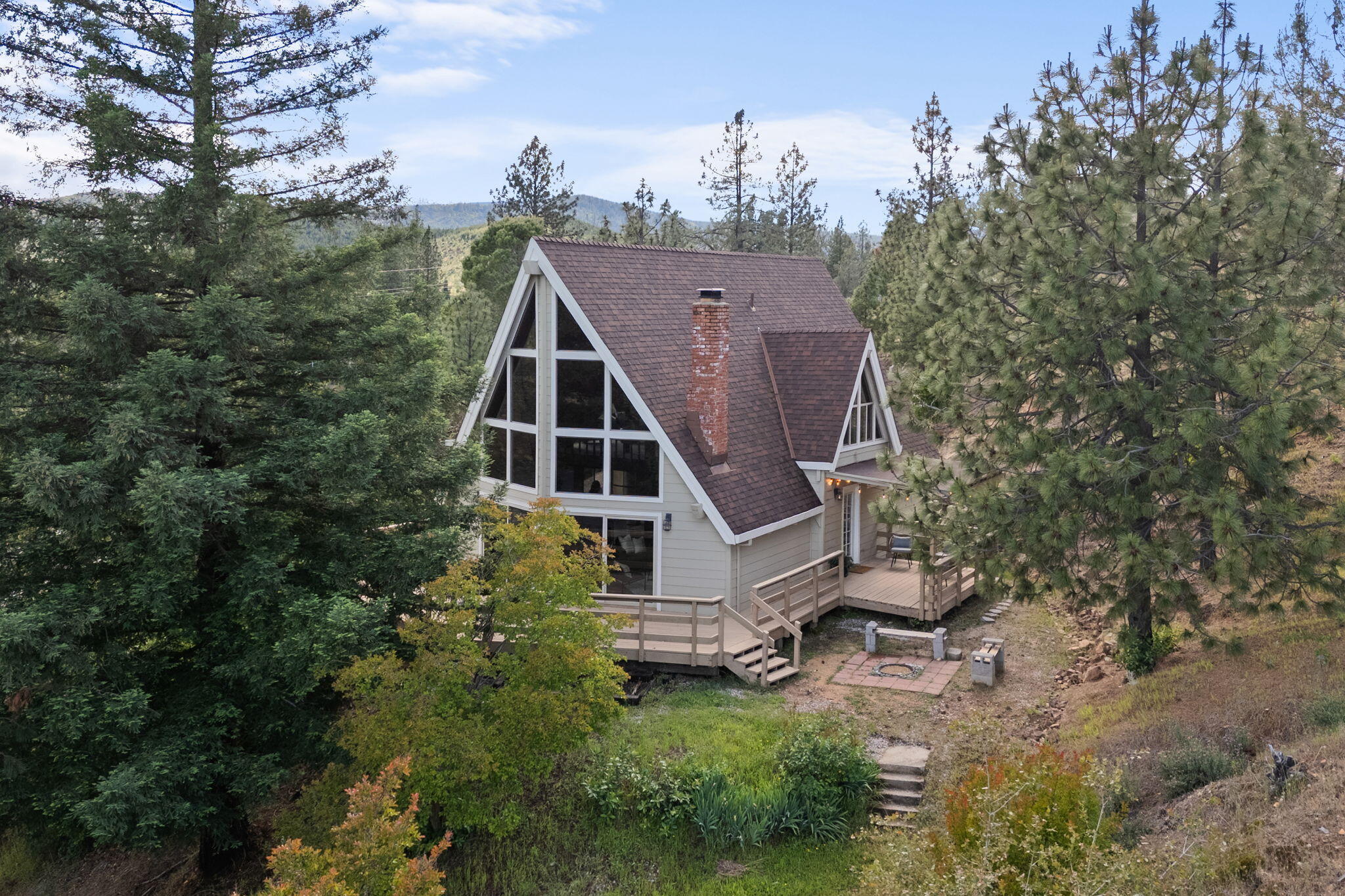 15754 Rock Creek Road Redding, CA 96001 - Photo 5 of 64 2-web-or-mls-BiggerFlow Real Estate Medi