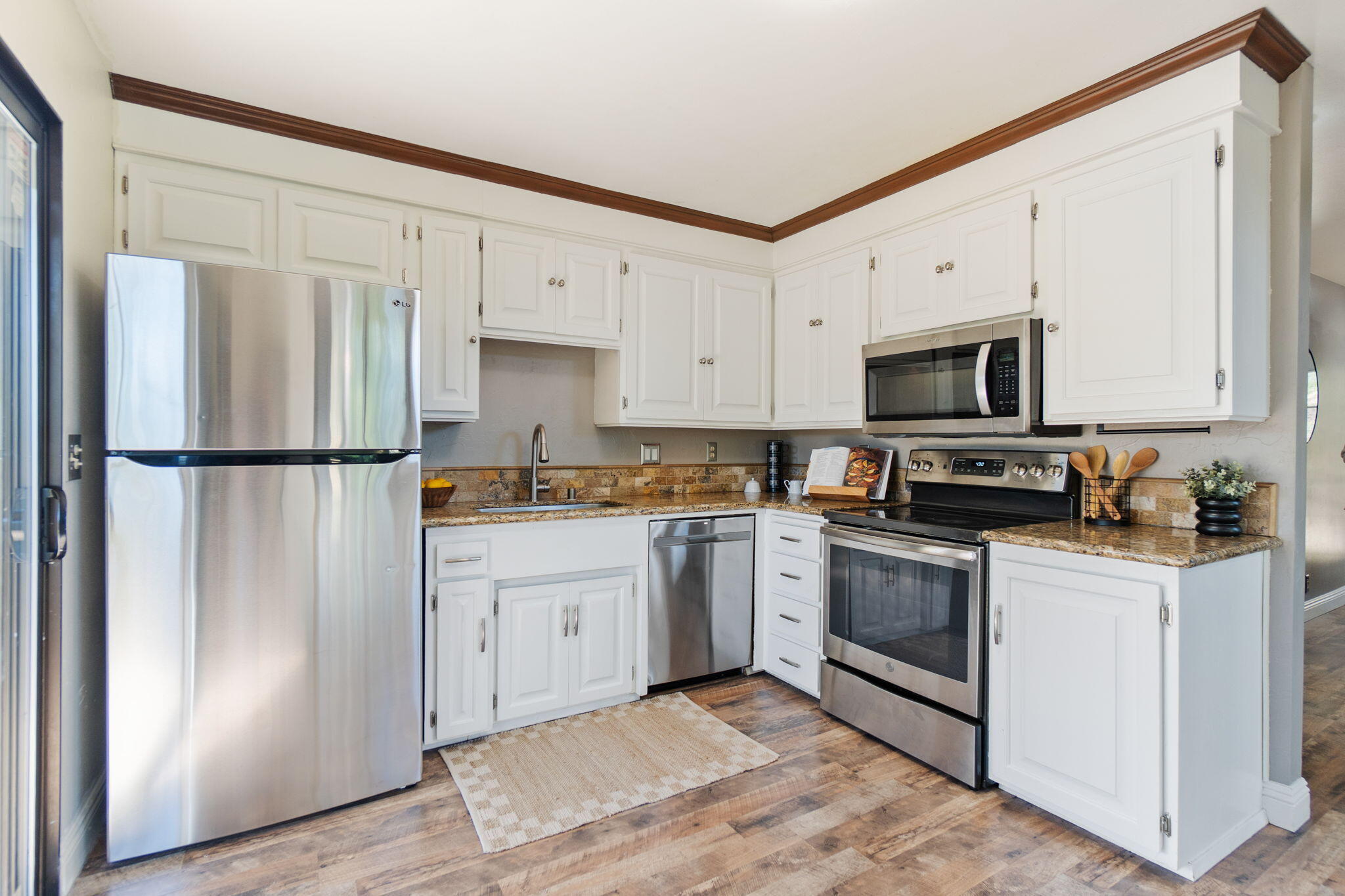 15754 Rock Creek Road Redding, CA 96001 - Photo 6 of 64 14-web-or-mls-BiggerFlow Real Estate Med