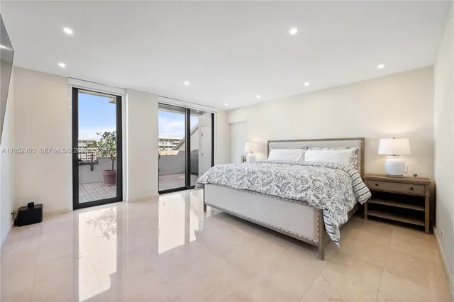 $3,350,000 | 251 Crandon Boulevard, Unit 806, Key Biscayne, FL 33149