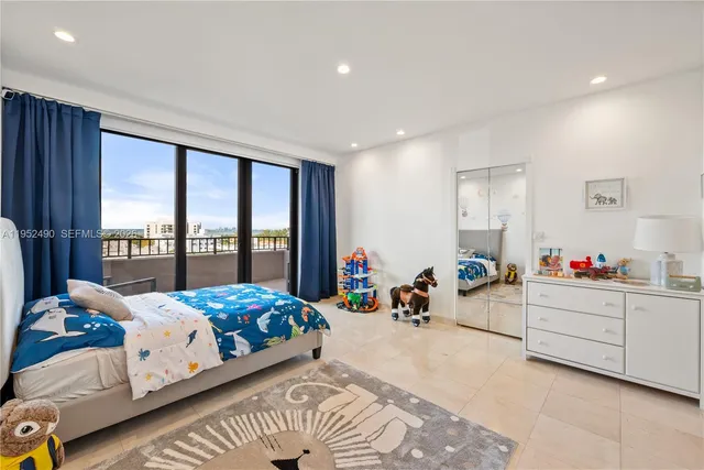 $3,350,000 | 251 Crandon Boulevard, Unit 806, Key Biscayne, FL 33149