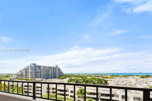 $3,350,000 | 251 Crandon Boulevard, Unit 806, Key Biscayne, FL 33149