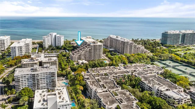 $3,350,000 | 251 Crandon Boulevard, Unit 806, Key Biscayne, FL 33149