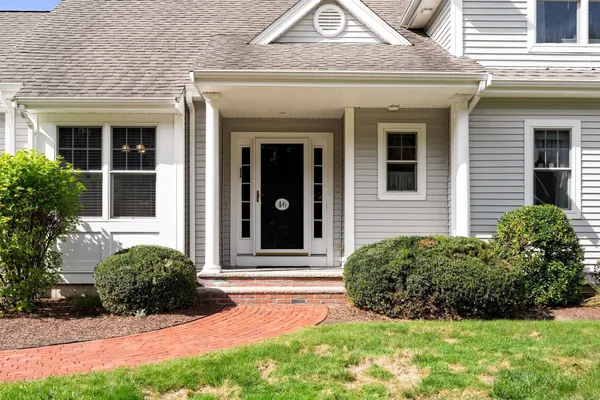 $699,900 | 46 Holly Circle, Unit 46, Kingston, MA 02364