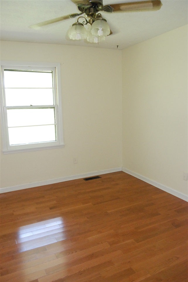 1658 Bill Dedmon Road Bowling Green, KY 42101 - Photo 16 of 19 Gallery Image 16