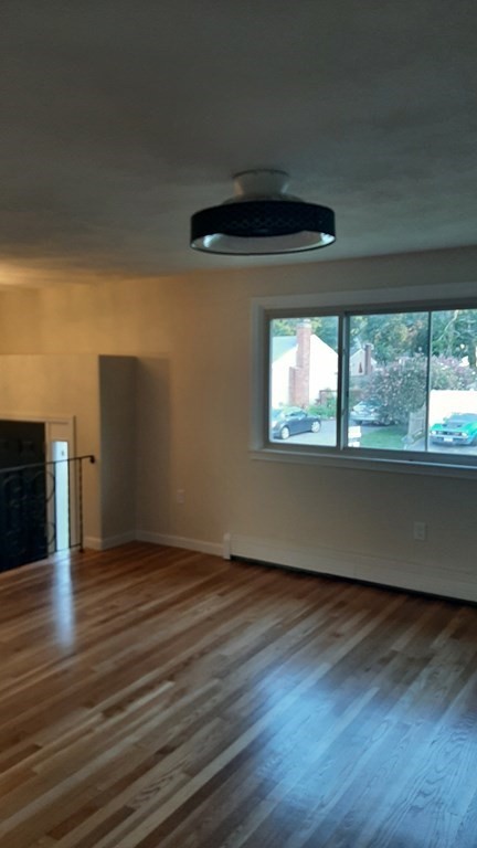 124 River Road Lowell, MA 01852 - Photo 4 of 27 Gallery Image 4