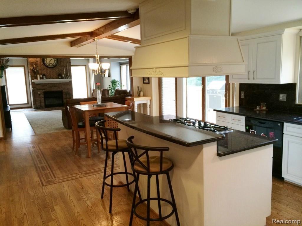3138 Summit Ridge Drive Rochester, MI 48306 - Photo 28 of 76 IMG_8234.jpg
