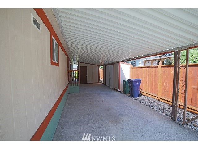 2500 South 370th Street, Unit 12 Federal Way, WA 98003 - Photo 39 of 40 a view of an empty room with window