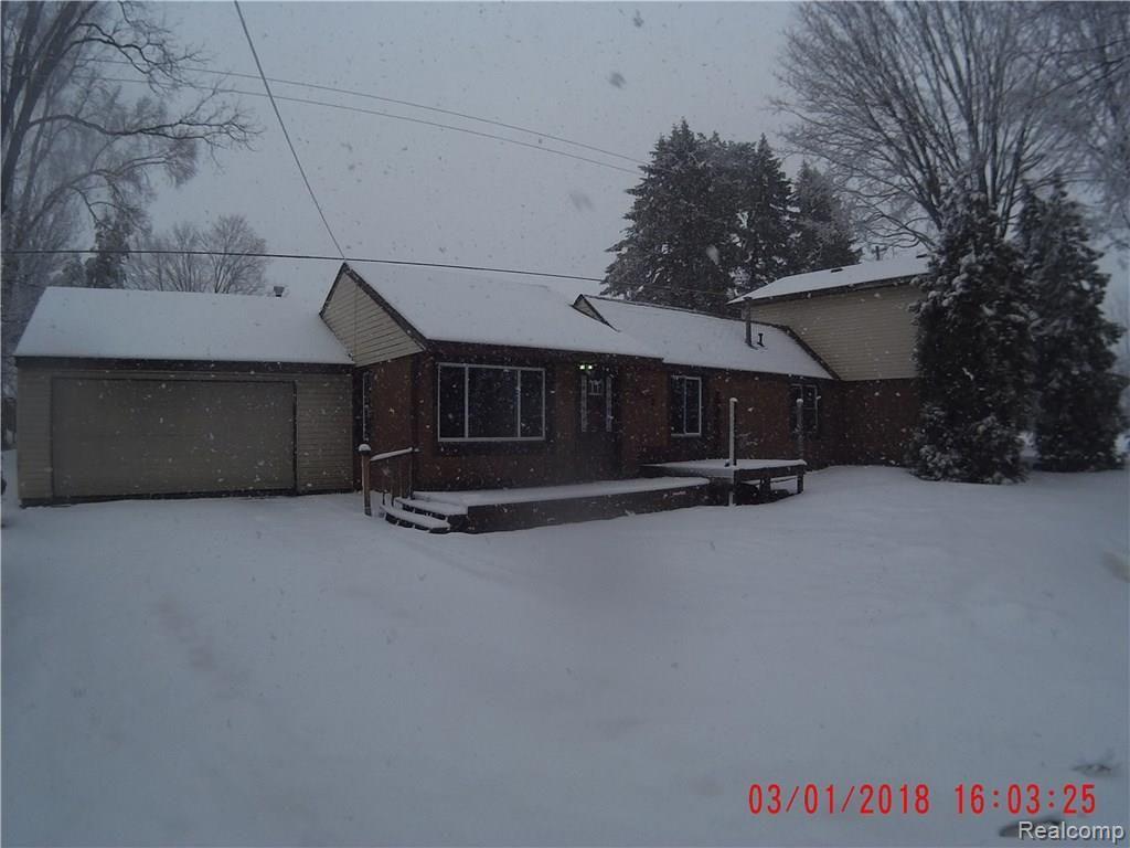 1385 East Maple Road Milford, MI 48381 - Photo 3 of 22 2018_0301_160326_003.JPG