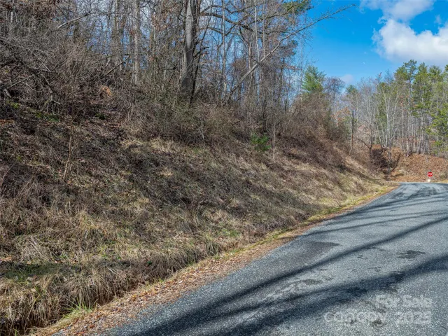 a view of aerial view of house with yard