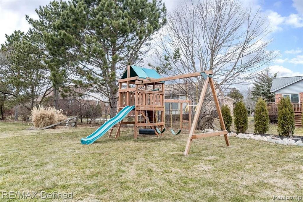260 Coldiron Drive Rochester Hills, MI 48307 - Photo 35 of 42