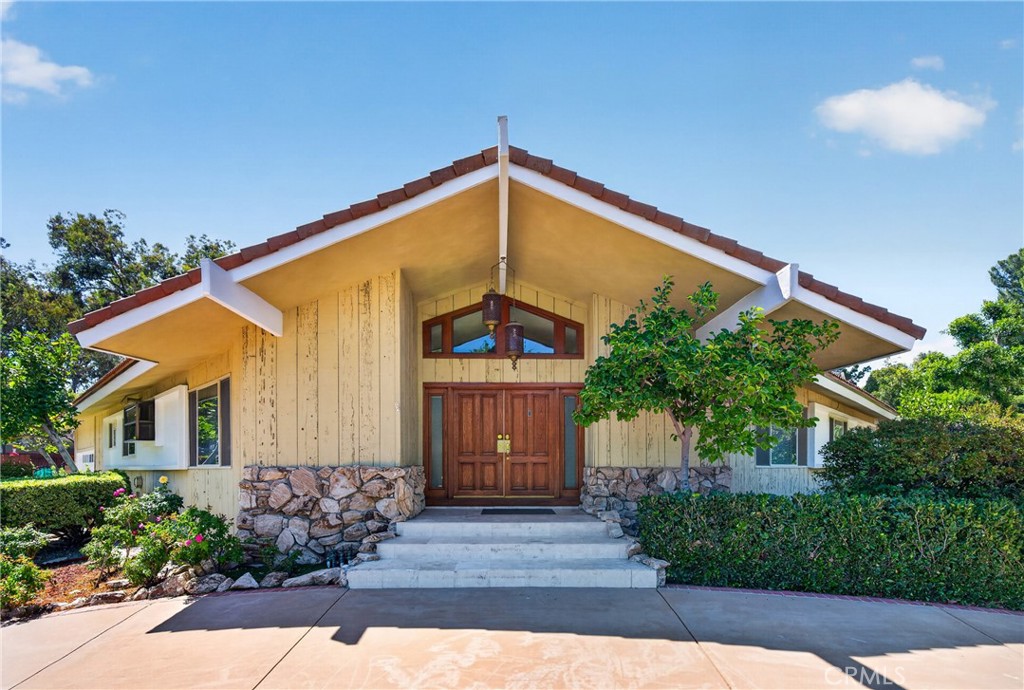 10401 Wystone Avenue Porter Ranch, CA 91326 - Photo 2 of 62
