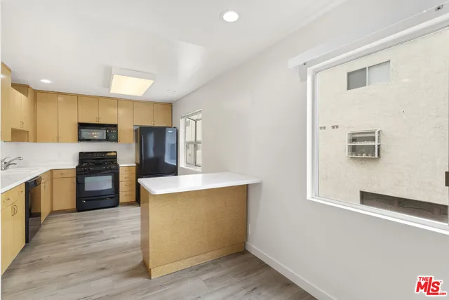 $4,200 | 9351 Via Crema, Burbank, CA 91504