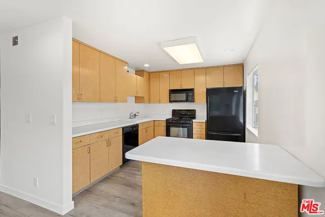 $4,200 | 9351 Via Crema, Burbank, CA 91504