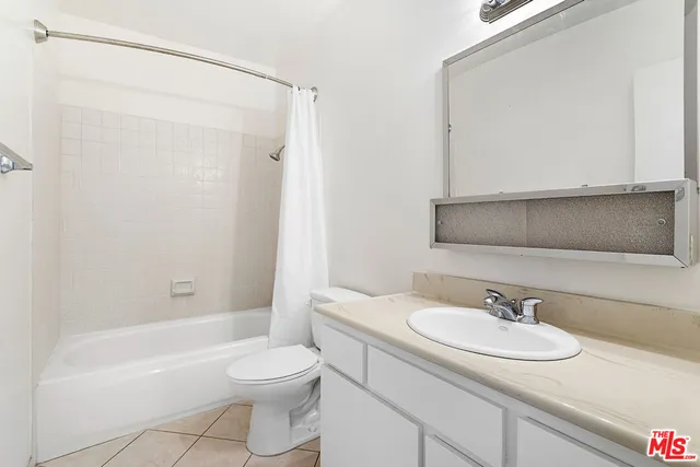 $4,200 | 9351 Via Crema, Burbank, CA 91504