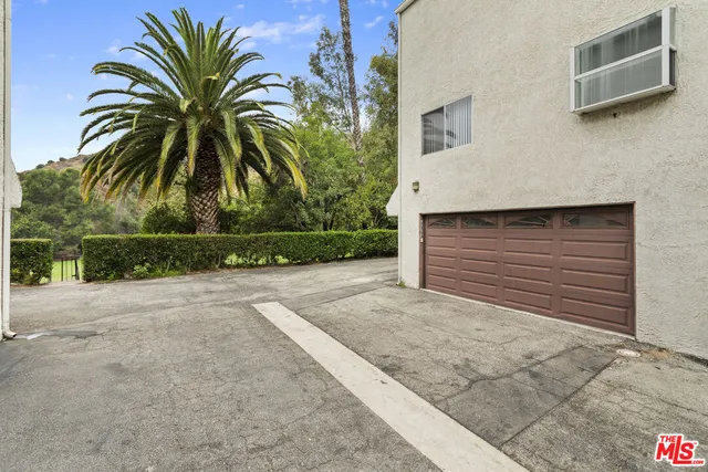 $4,200 | 9351 Via Crema, Burbank, CA 91504