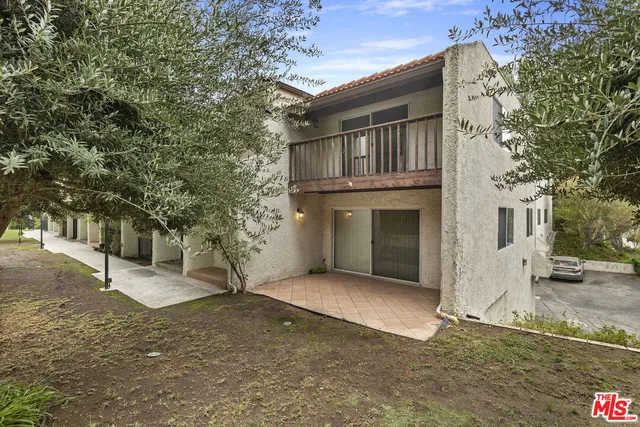 $4,200 | 9351 Via Crema, Burbank, CA 91504