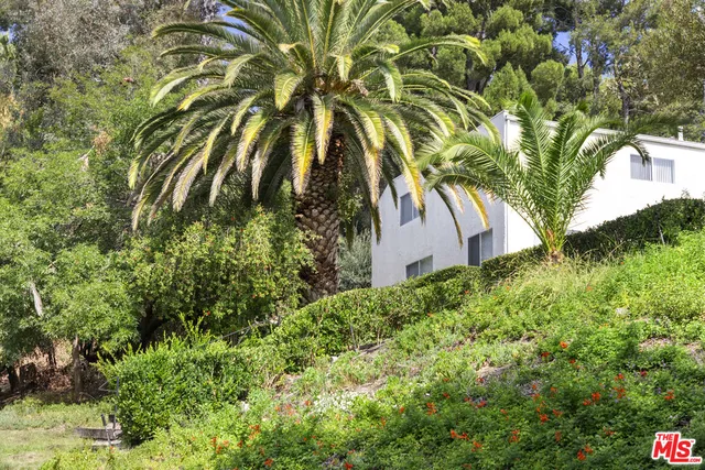 $4,200 | 9351 Via Crema, Burbank, CA 91504