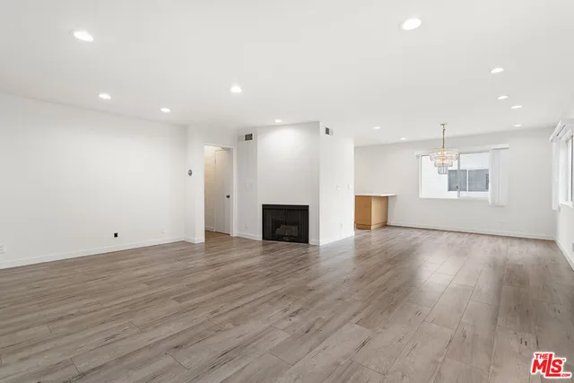 $4,200 | 9351 Via Crema, Burbank, CA 91504