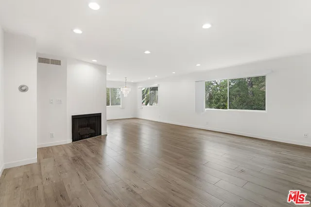 $4,200 | 9351 Via Crema, Burbank, CA 91504