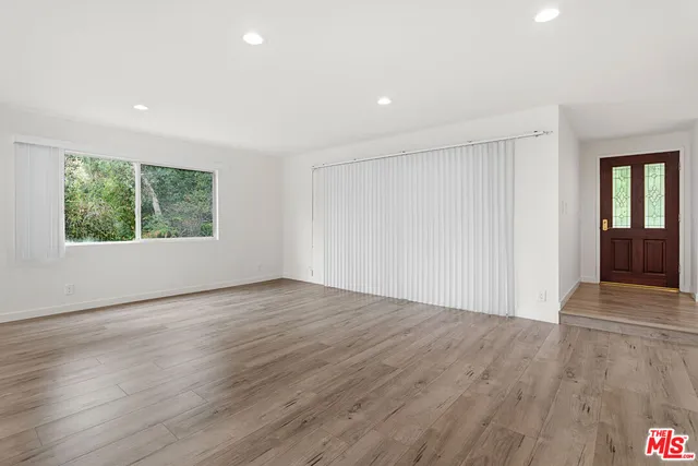 $4,200 | 9351 Via Crema, Burbank, CA 91504