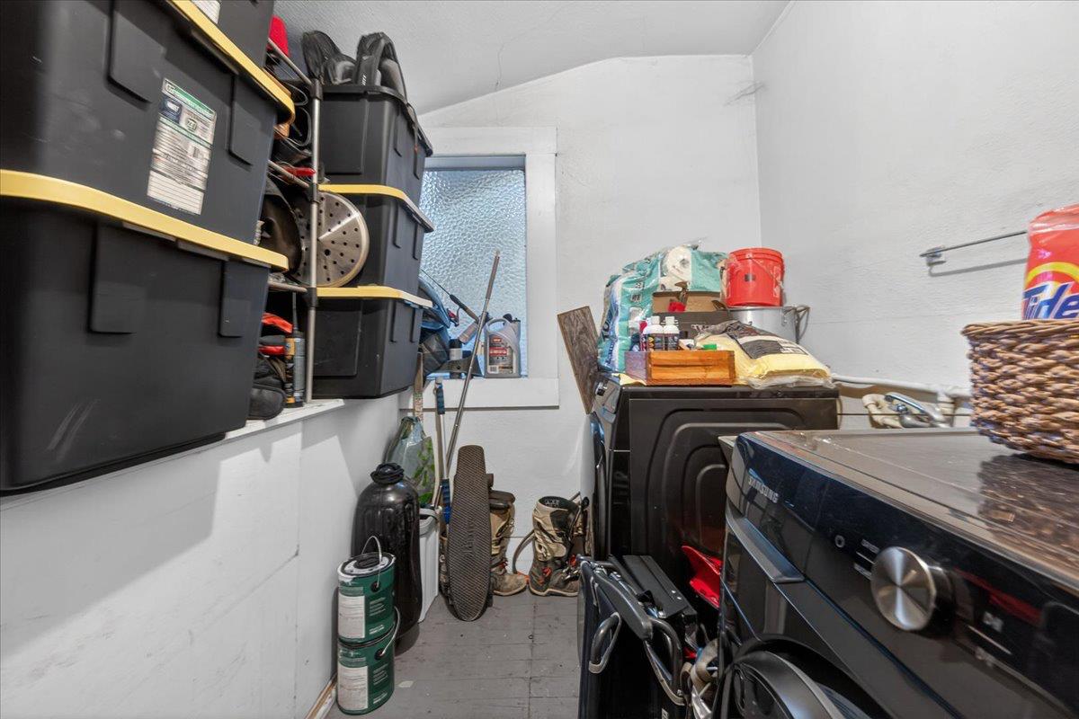 824 Hoag Avenue Sanger, CA 93657 - Photo 12 of 37