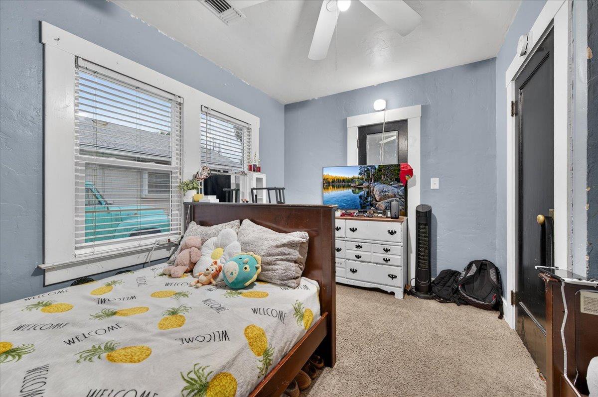 824 Hoag Avenue Sanger, CA 93657 - Photo 8 of 37