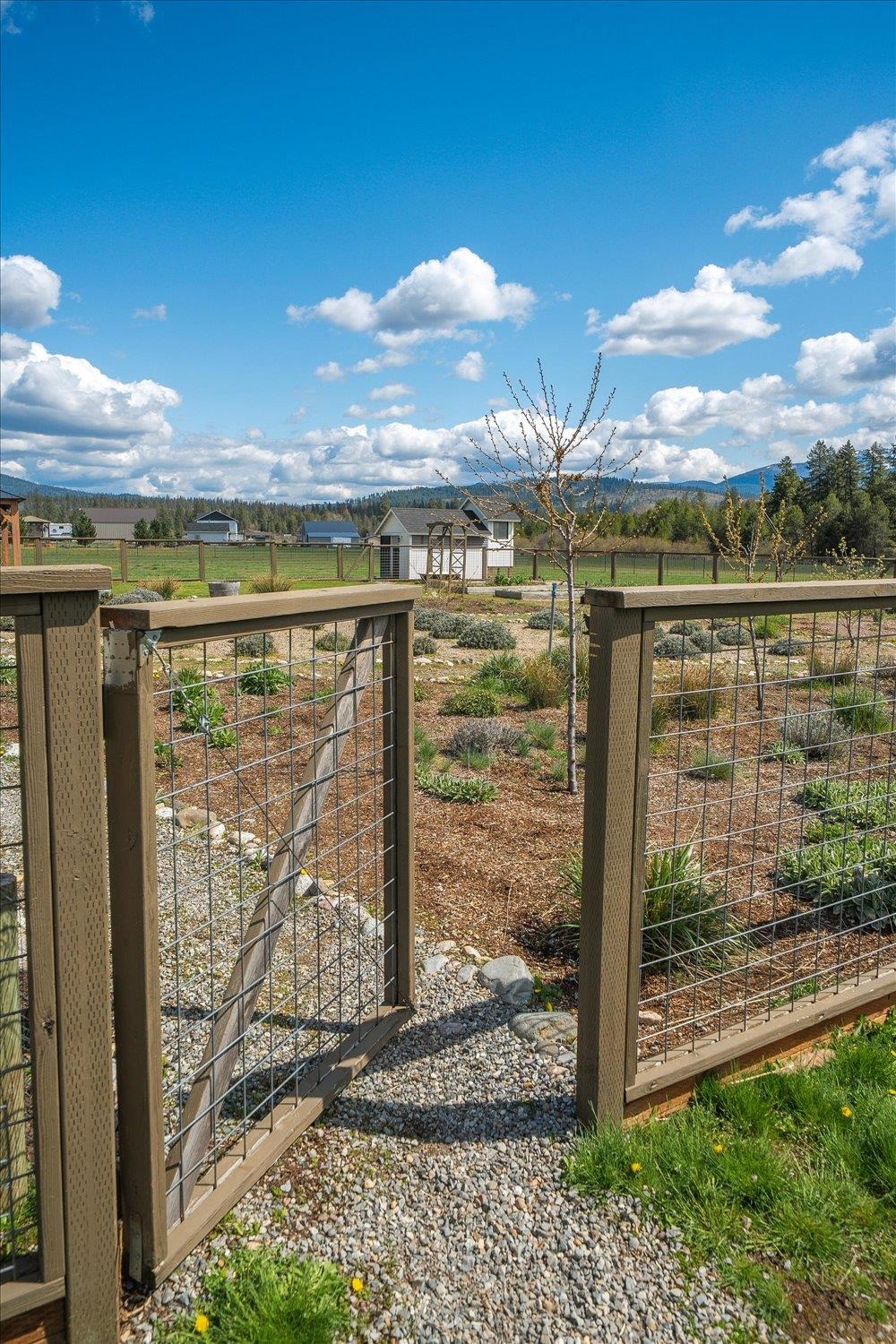 11918 East Nelson Road Elk, WA 99009 - Photo 37 of 49