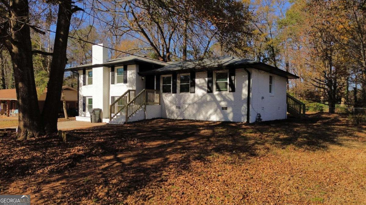 4675 Lincoln Way Southwest Lilburn, GA 30047 - Photo 2 of 30