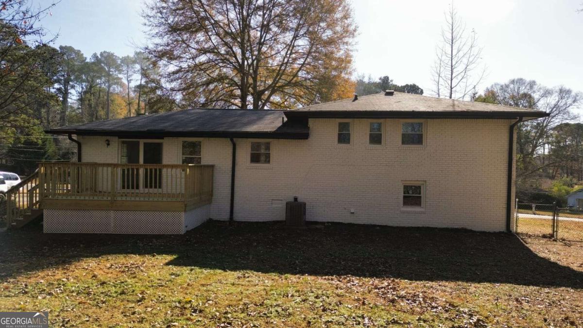 4675 Lincoln Way Southwest Lilburn, GA 30047 - Photo 5 of 30