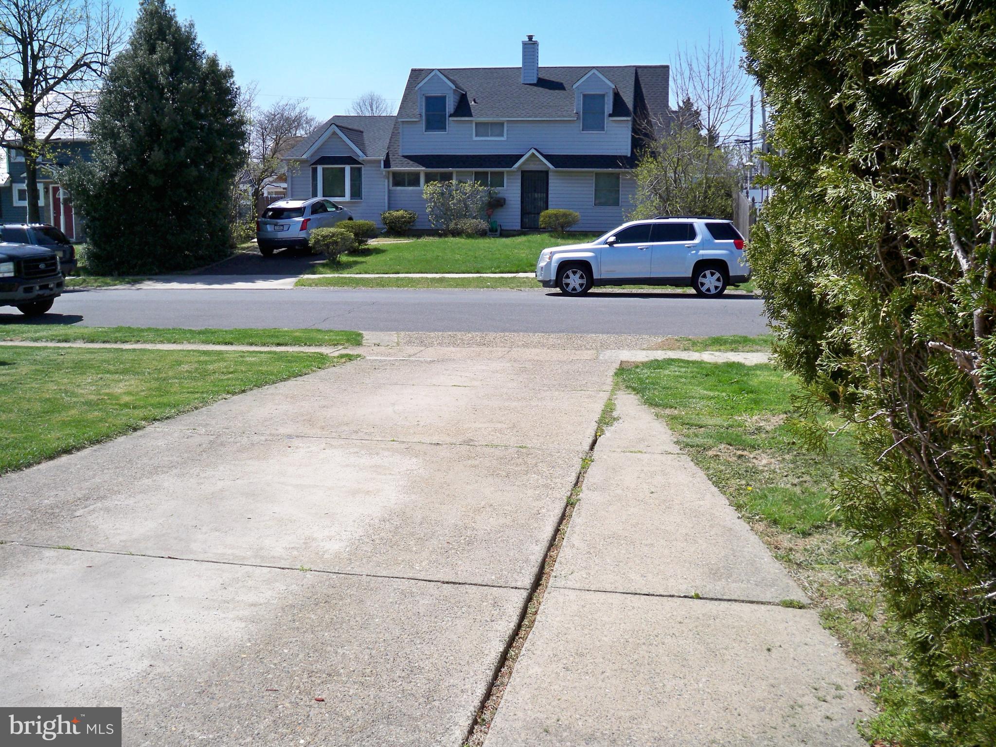 68 Granite Road Levittown, PA 19057 - Photo 3 of 25 Cement driveway