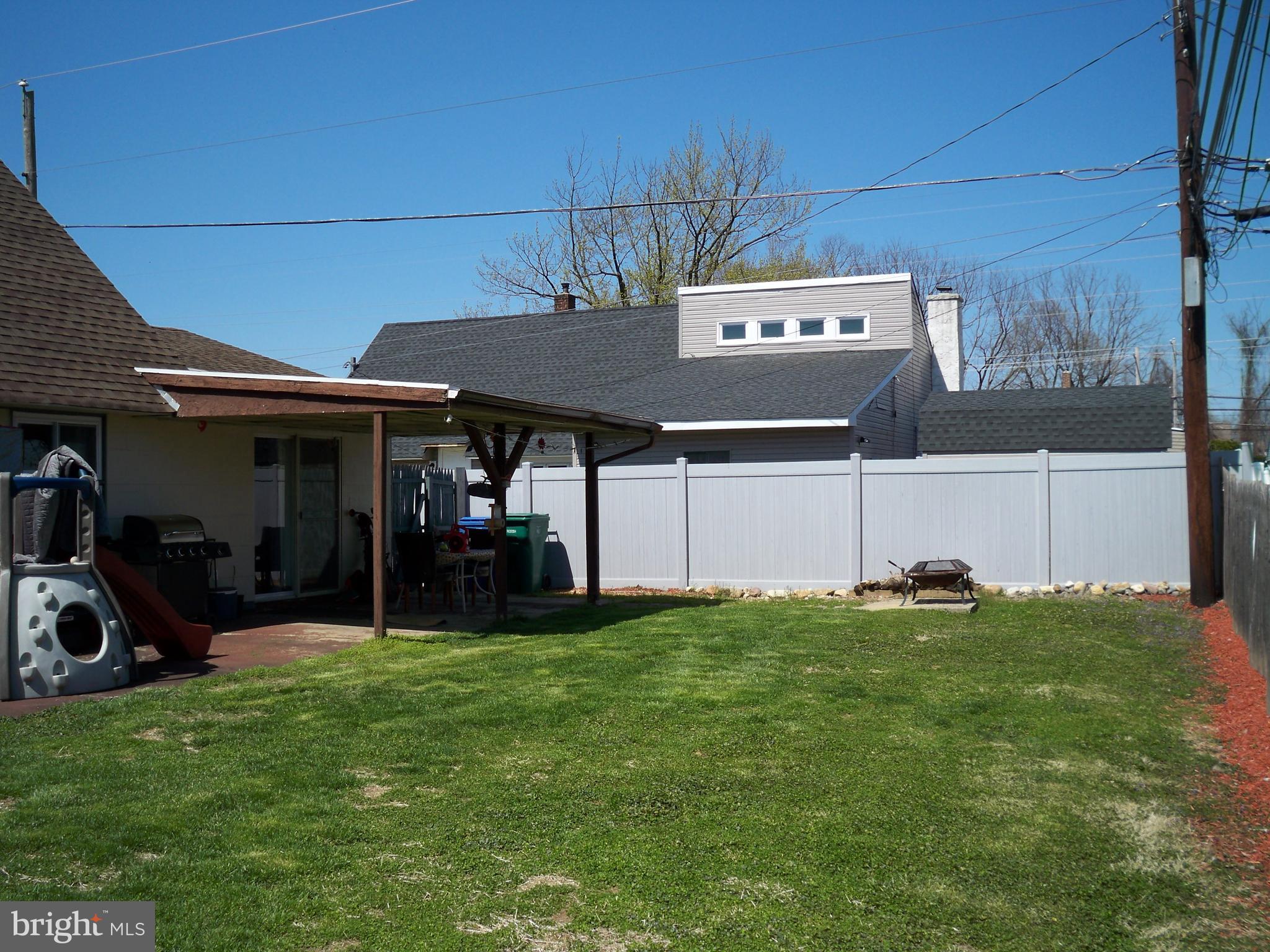 68 Granite Road Levittown, PA 19057 - Photo 5 of 25 Rear Fenced Yard