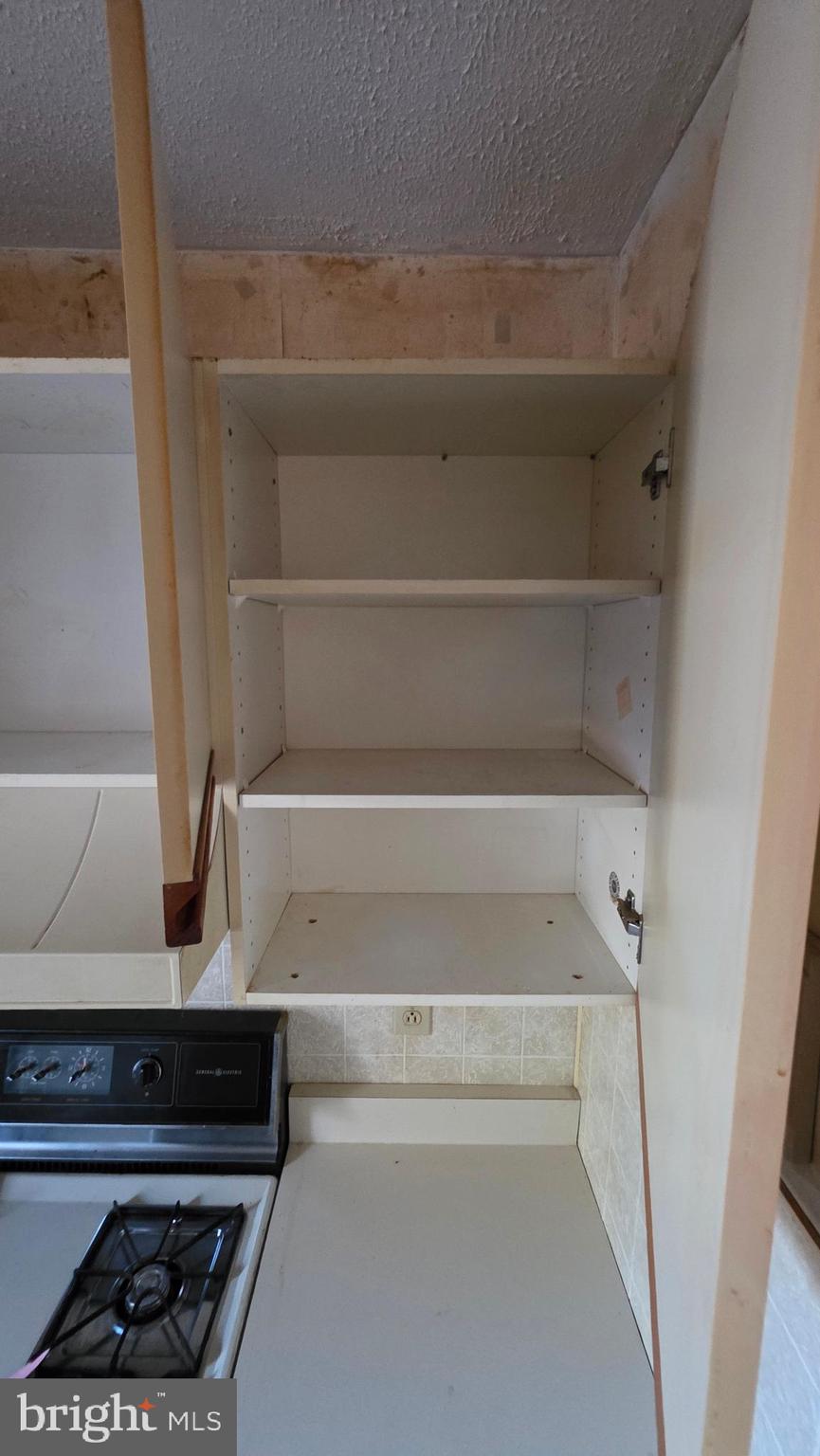 11908 Tarragon Road, Unit G Reisterstown, MD 21136 - Photo 31 of 45 a bathroom with a bathtub