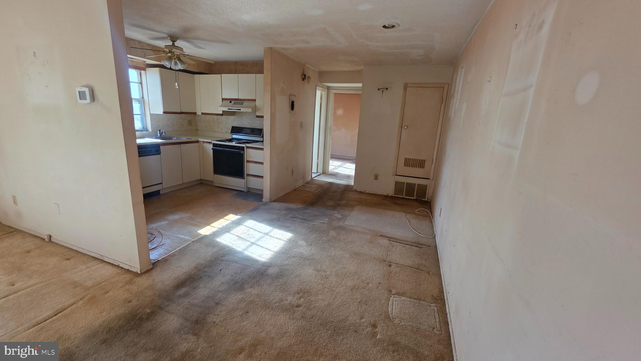 11908 Tarragon Road, Unit G Reisterstown, MD 21136 - Photo 5 of 45 a view of cabinets and window