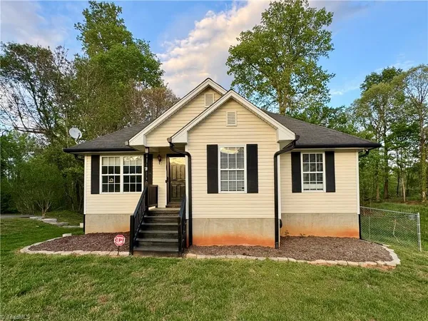 $270,000 | 7243 Wanda Vista Court, Pfafftown, NC 27040