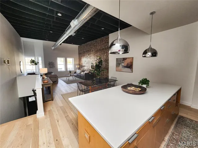 $320,000 | 4738 McPherson Avenue, Unit 201, St. Louis, MO 63108