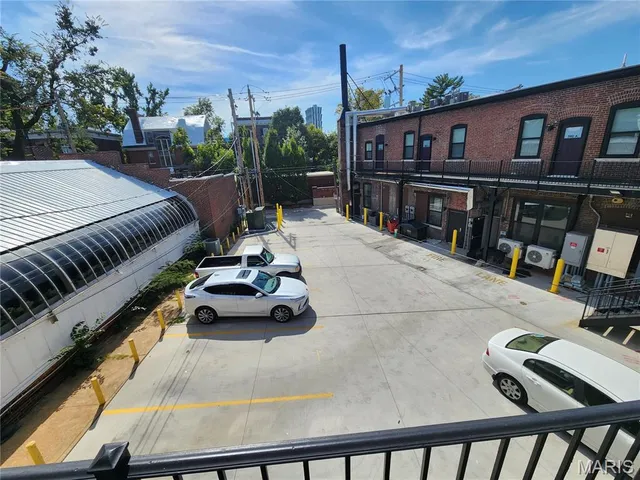 $320,000 | 4738 McPherson Avenue, Unit 201, St. Louis, MO 63108