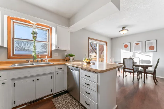 $319,900 | 922 21st Street Southeast, Rochester, MN 55904