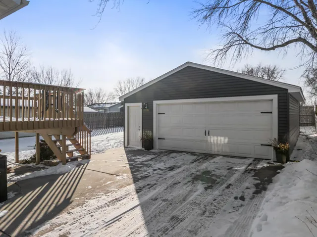 $319,900 | 922 21st Street Southeast, Rochester, MN 55904