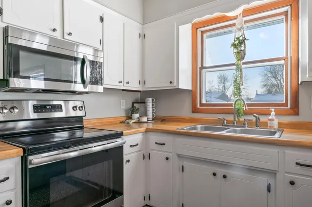 $319,900 | 922 21st Street Southeast, Rochester, MN 55904