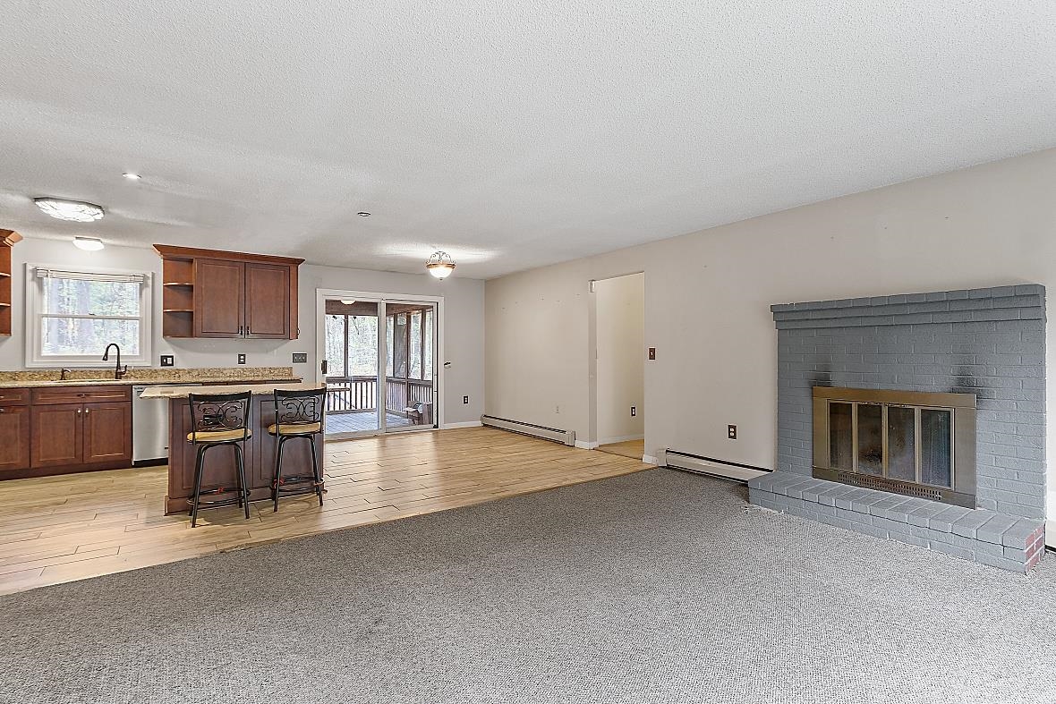 38 Whitford Road Nashua, NH 03062 - Photo 11 of 40