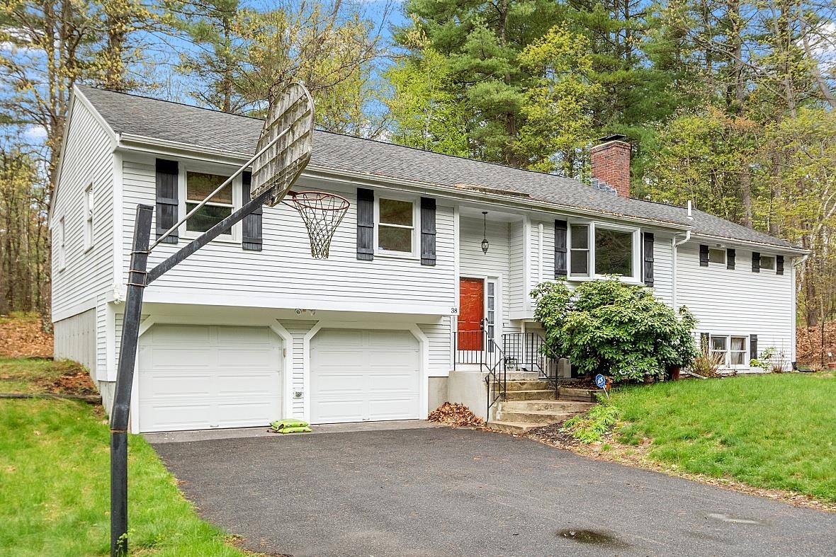 38 Whitford Road Nashua, NH 03062 - Photo 2 of 40