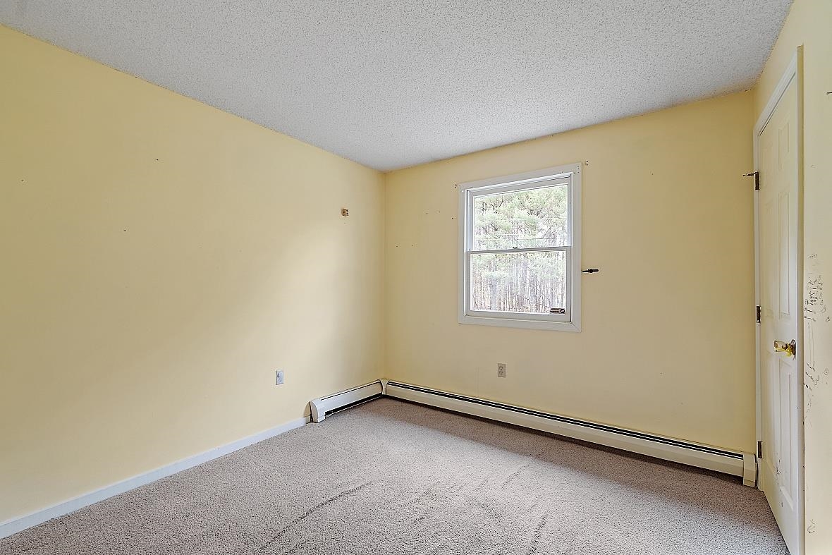 38 Whitford Road Nashua, NH 03062 - Photo 23 of 40