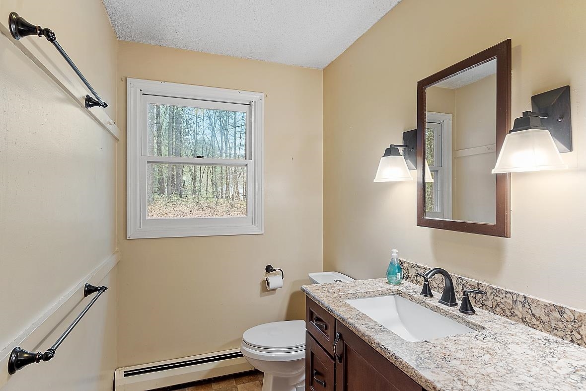 38 Whitford Road Nashua, NH 03062 - Photo 25 of 40