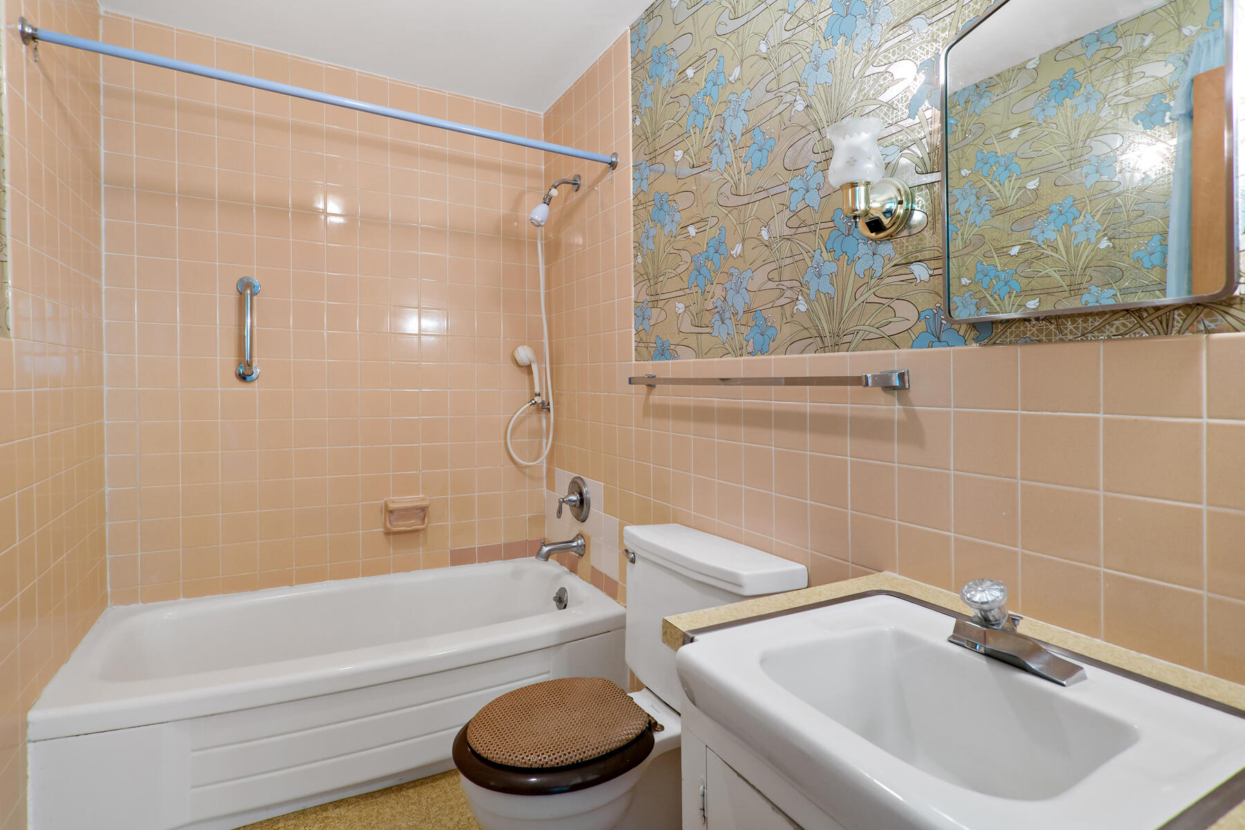 15-7 Scottsdale Road Centerville, MA 02632 - Photo 31 of 44 Primary Bath