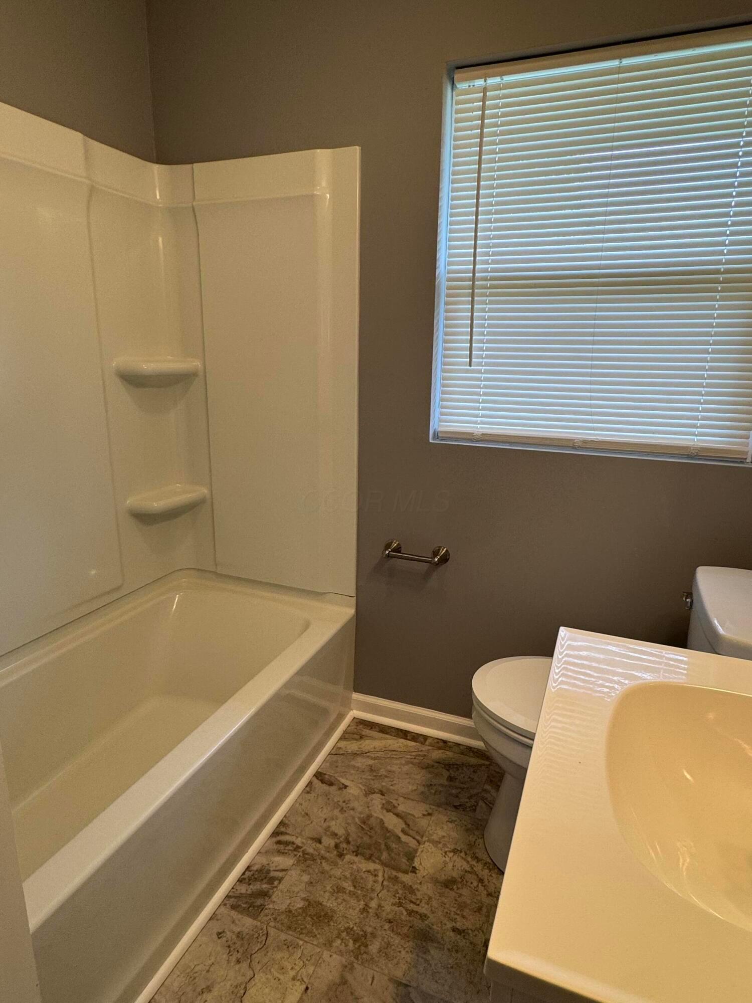 1895 East Beaumont Road Columbus, OH 43224 - Photo 8 of 14 07