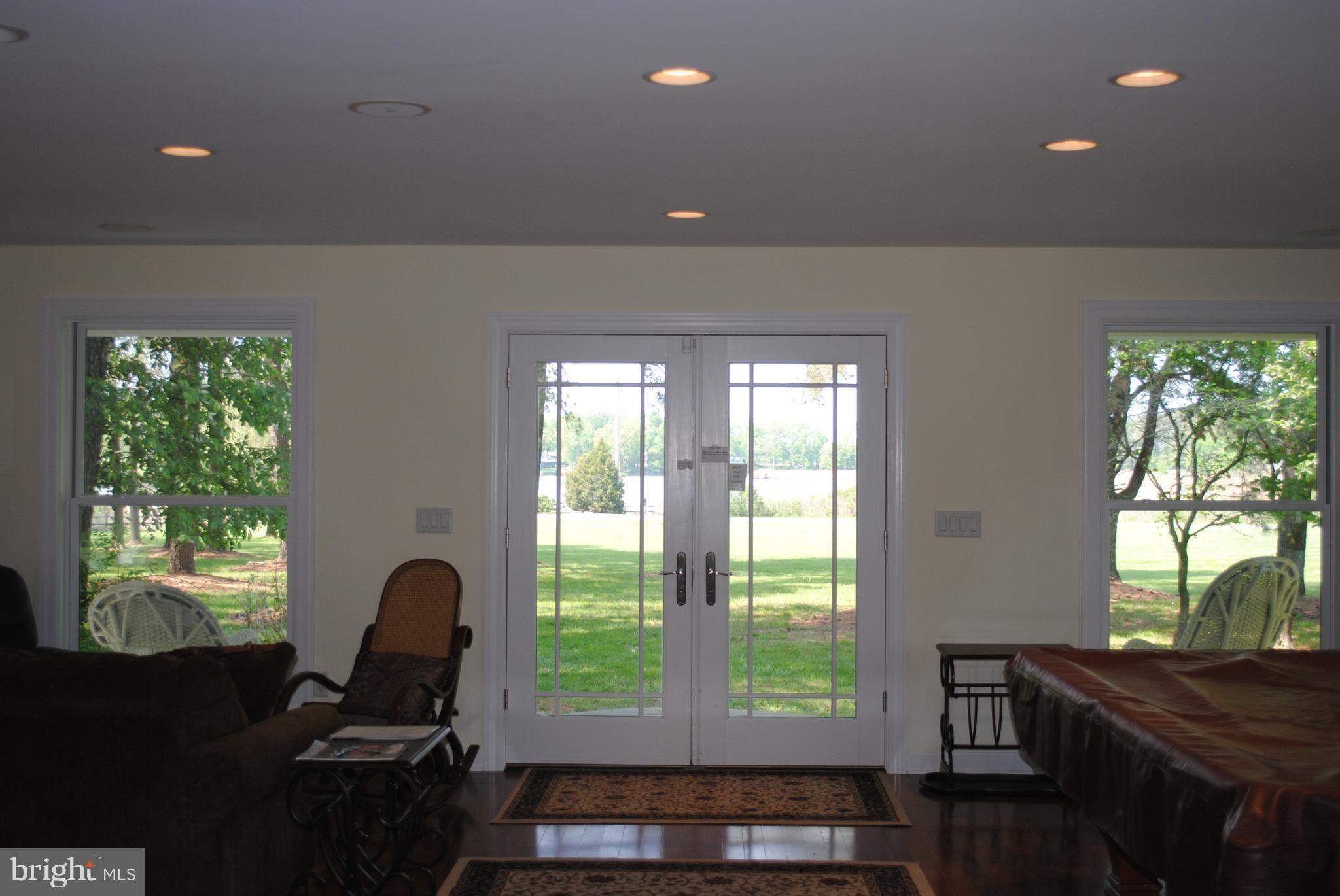 20839 Humphreys Point Road Rock Hall, MD 21661 - Photo 22 of 30 Living Room in House in the Woods