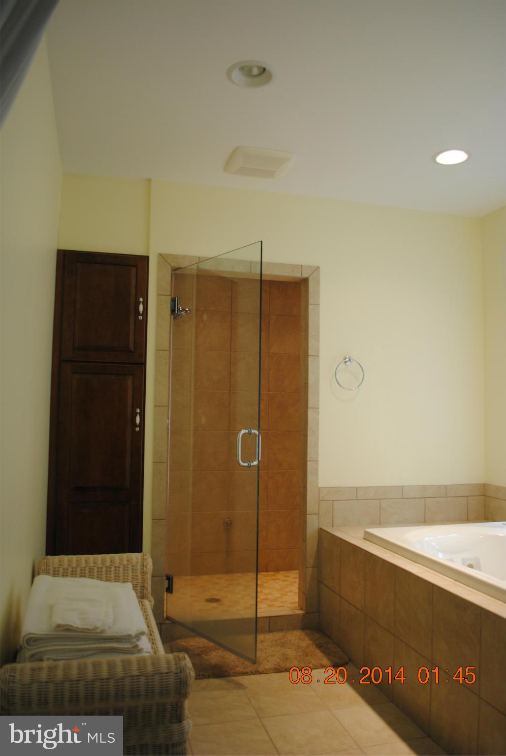 20839 Humphreys Point Road Rock Hall, MD 21661 - Photo 23 of 30 Full Bath with shower & tub in office/guest house2